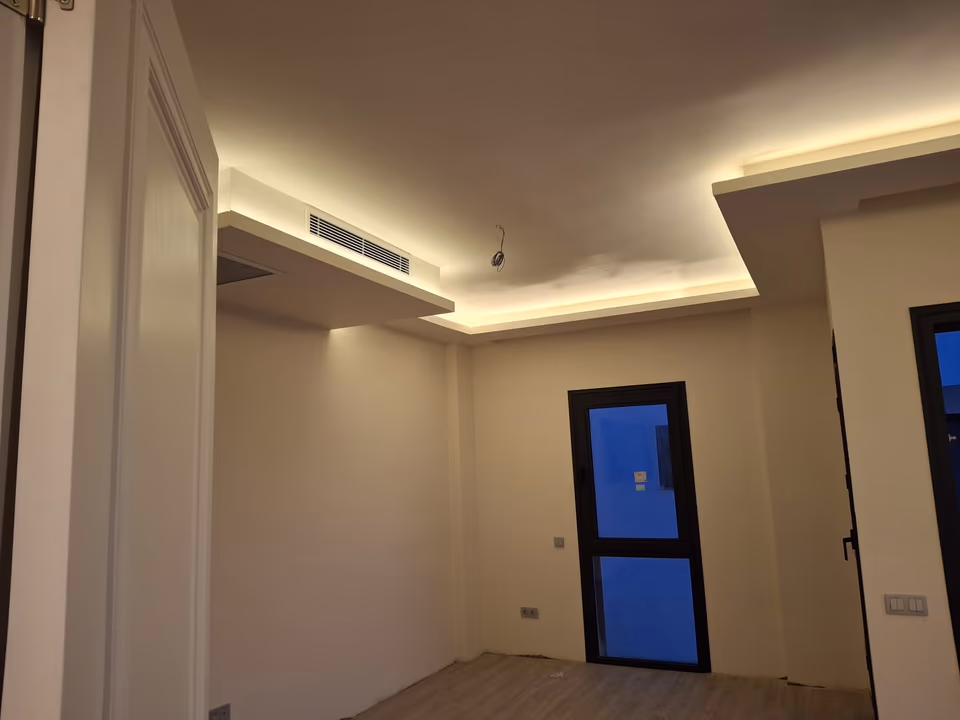 Duvar ve alçı tavan birleşim görünümü
