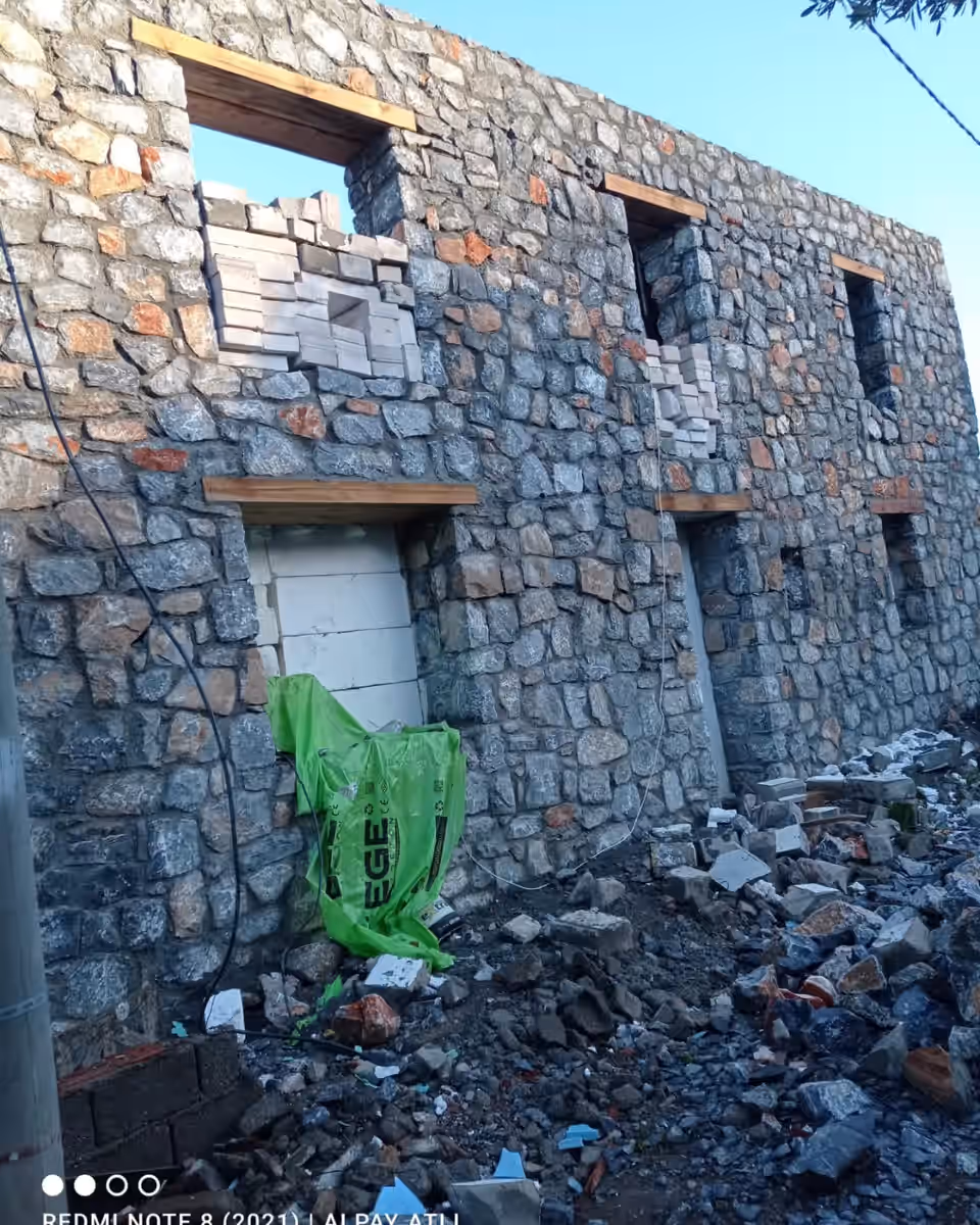 Yapı aşamasında doğal taş cephe kaplaması